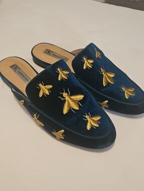 INC Gannie Velvet Mules With Bee Embroidery Sz 8.5